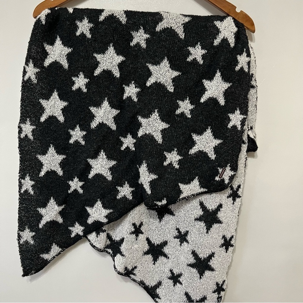 Steve Madden Black White Stars Chunky Wide Cozy Scarf NWT